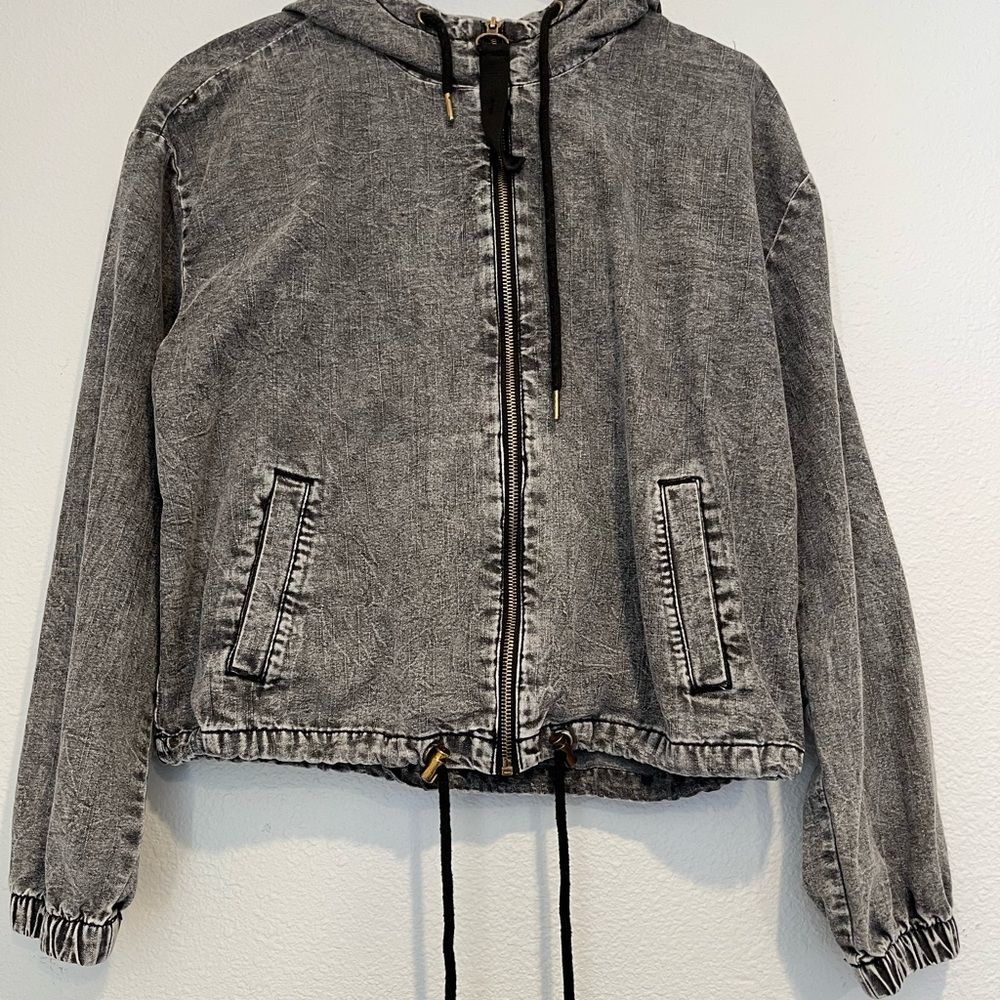 Ashley Vintage Charm Vintage 90s Acid Wash Denim Jacket